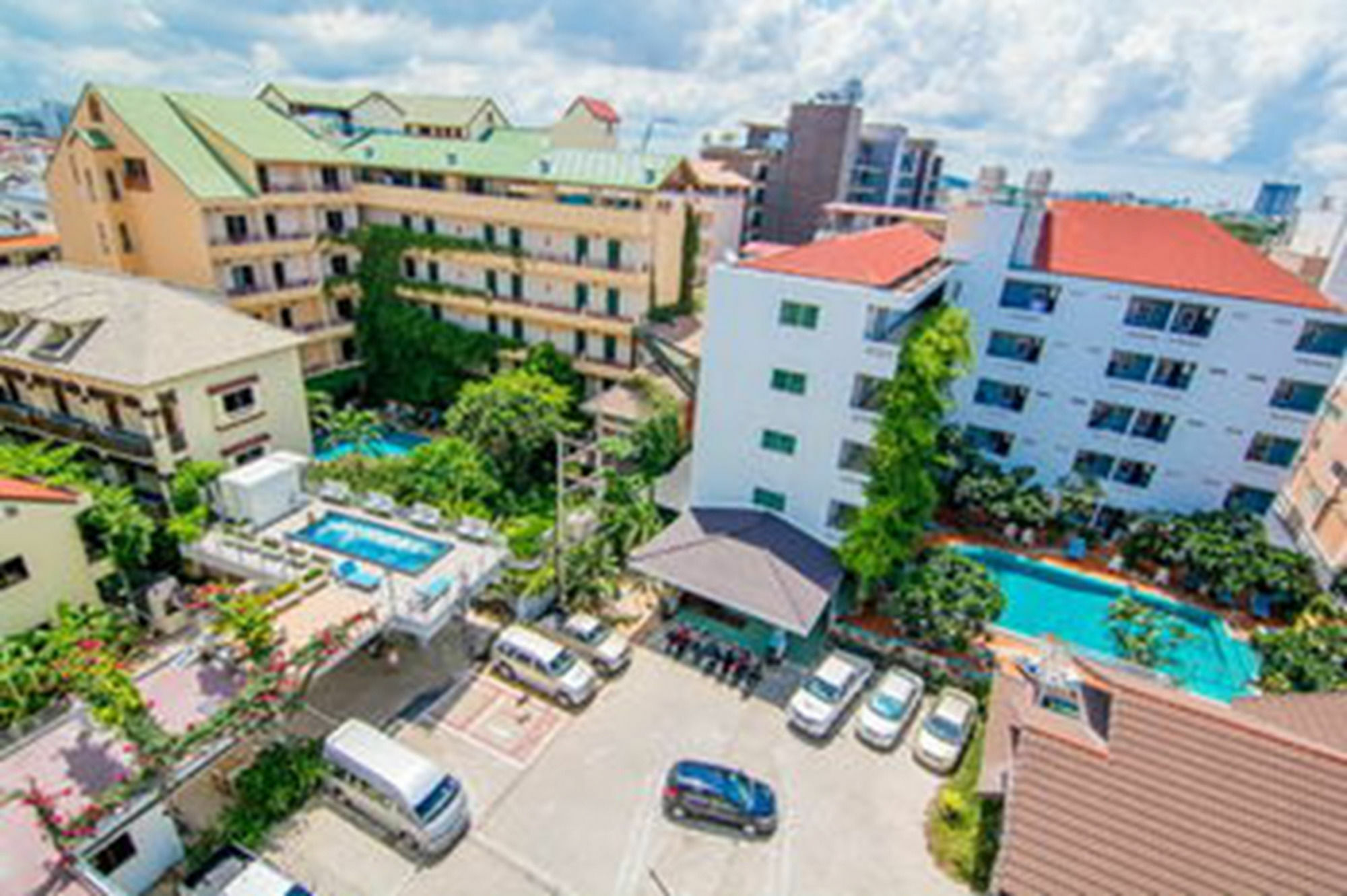 Отель Sutus Court 2 Паттайя Экстерьер фото